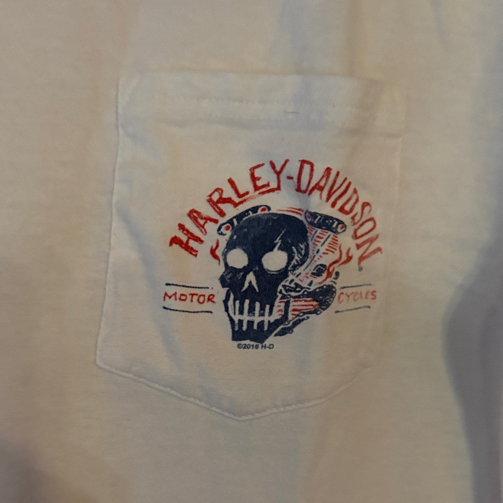 Harley-Davidson White Short Sleeve Pocket Tee with Red & Navy Skull Graphic